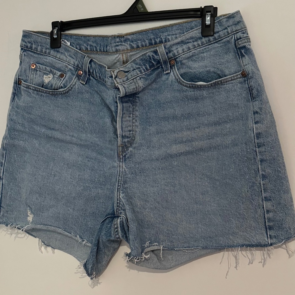 EUC LEVIS 501 JEANS SZ 18W SHORTS